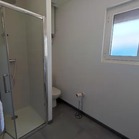 4 Pers Avec Clim, Wifi, Terrasse, Bbq, Parking A 150m De La Et Commerces - Fr-1-776-91 Apartment